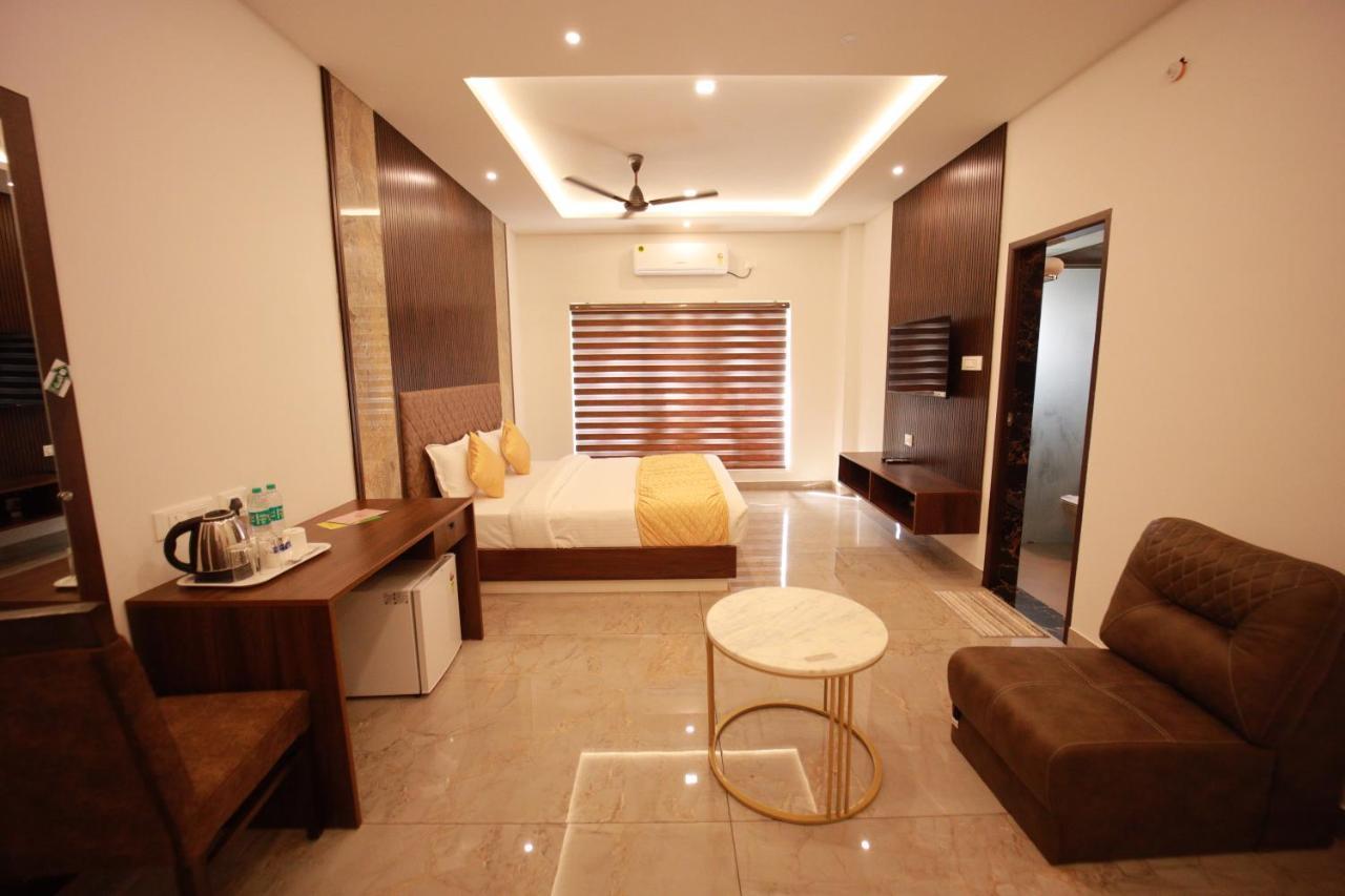Bliss Regency Business Hotel ปาลักกัด ภายนอก รูปภาพ