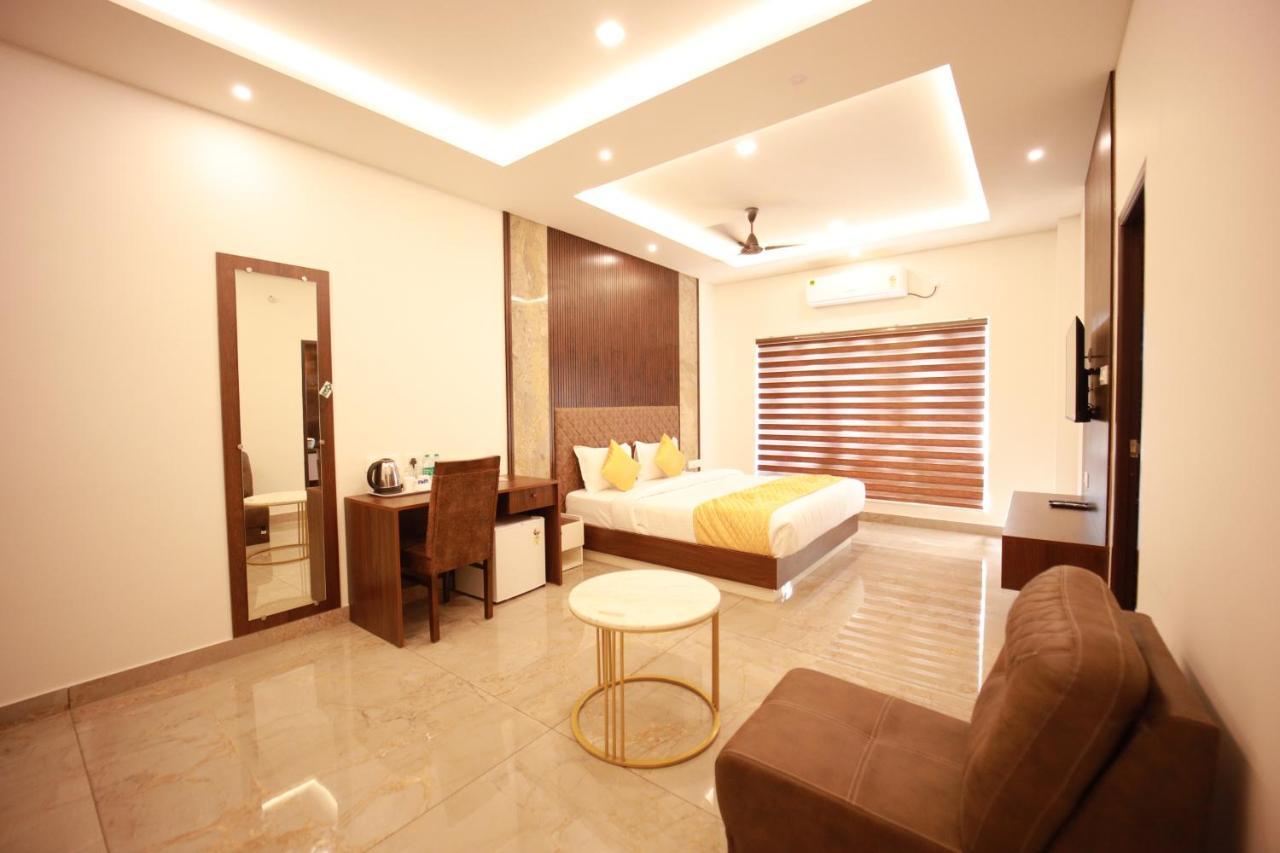 Bliss Regency Business Hotel ปาลักกัด ภายนอก รูปภาพ