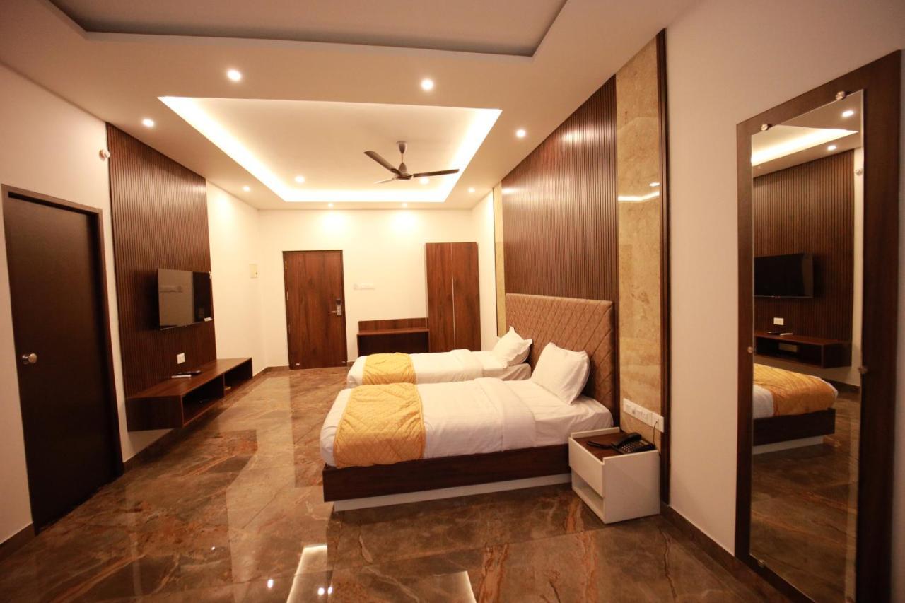 Bliss Regency Business Hotel ปาลักกัด ภายนอก รูปภาพ