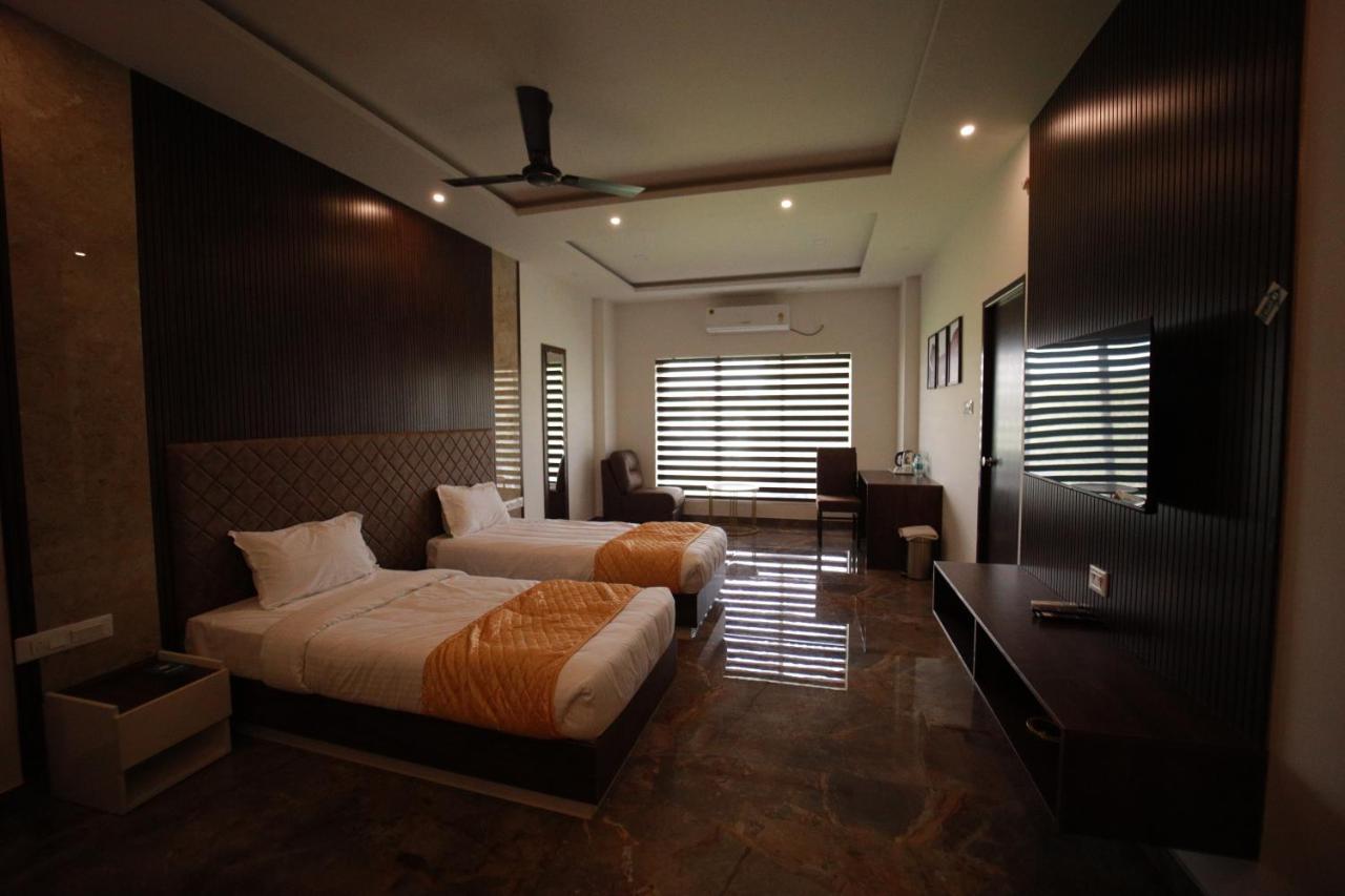 Bliss Regency Business Hotel ปาลักกัด ภายนอก รูปภาพ