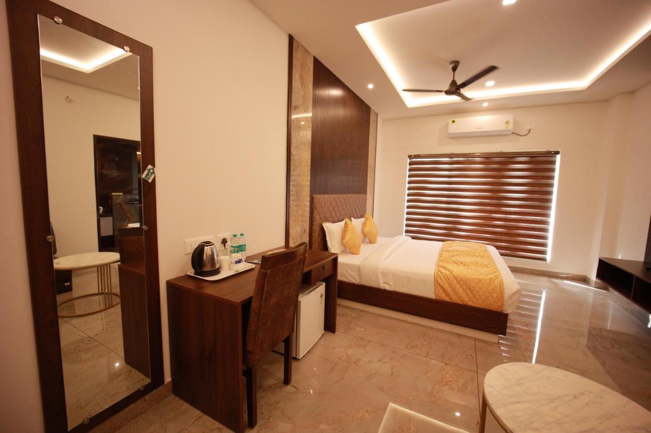 Bliss Regency Business Hotel ปาลักกัด ภายนอก รูปภาพ