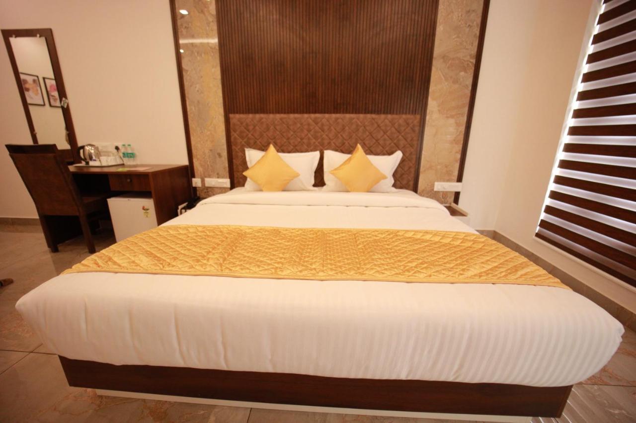 Bliss Regency Business Hotel ปาลักกัด ภายนอก รูปภาพ