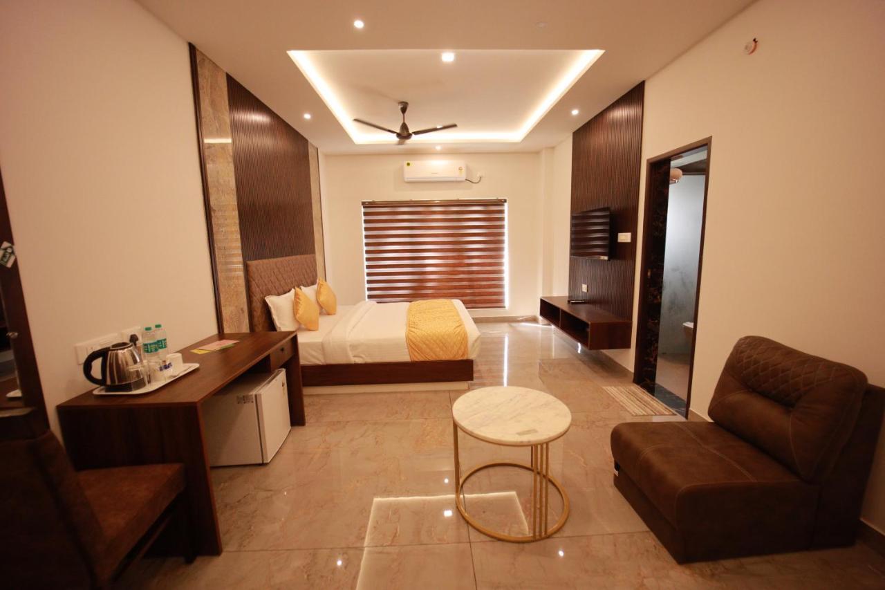 Bliss Regency Business Hotel ปาลักกัด ภายนอก รูปภาพ