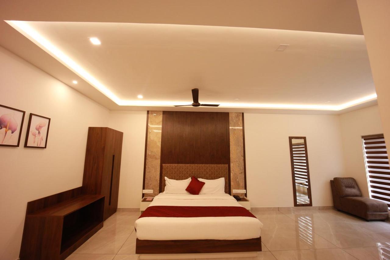 Bliss Regency Business Hotel ปาลักกัด ภายนอก รูปภาพ
