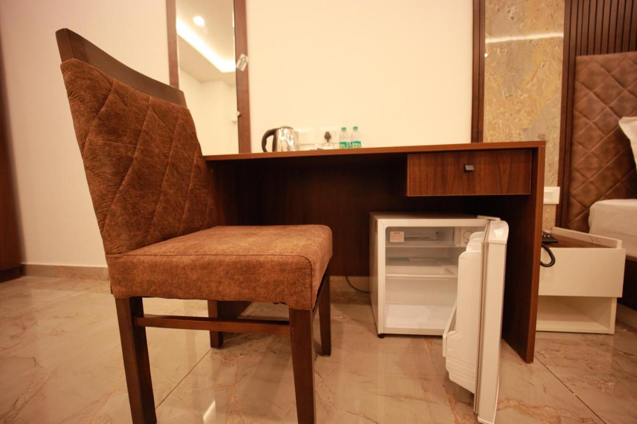 Bliss Regency Business Hotel ปาลักกัด ภายนอก รูปภาพ