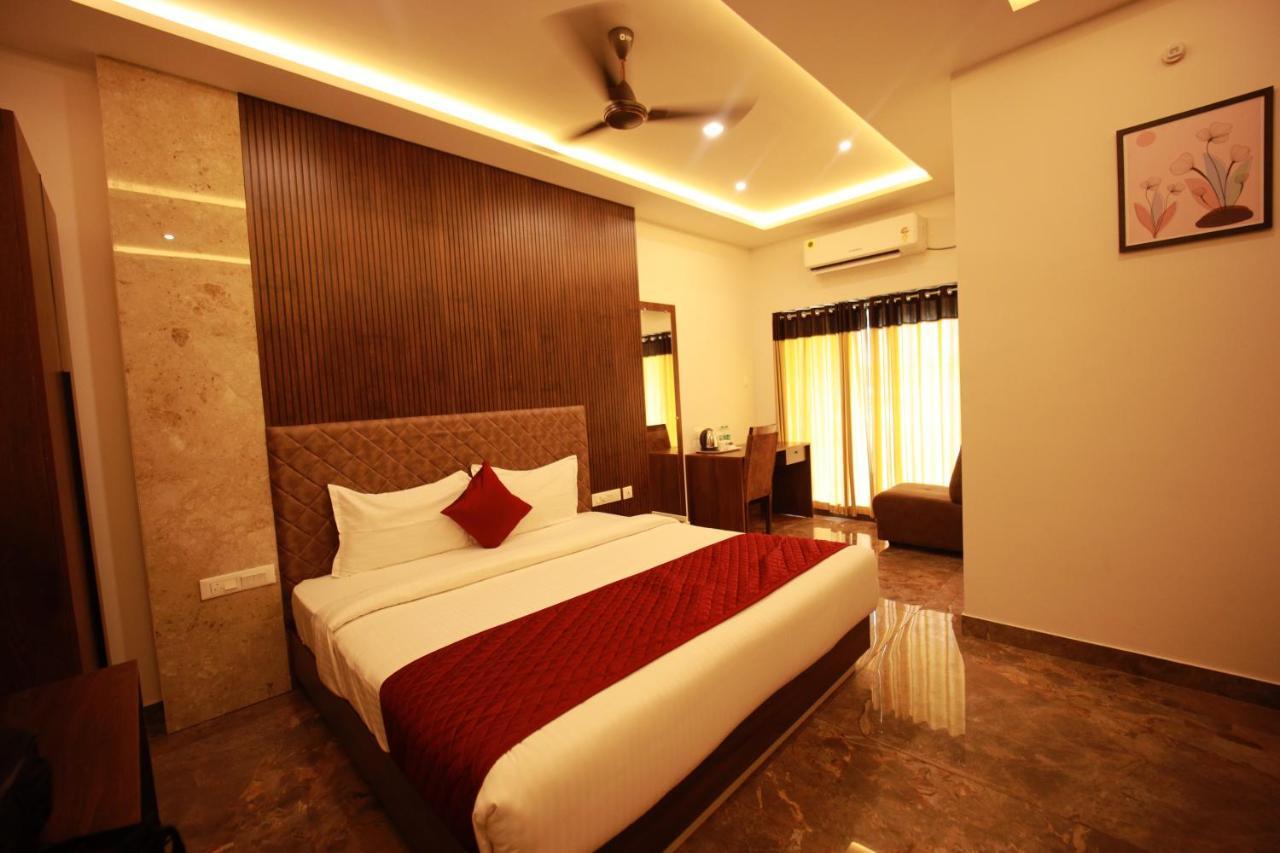 Bliss Regency Business Hotel ปาลักกัด ภายนอก รูปภาพ