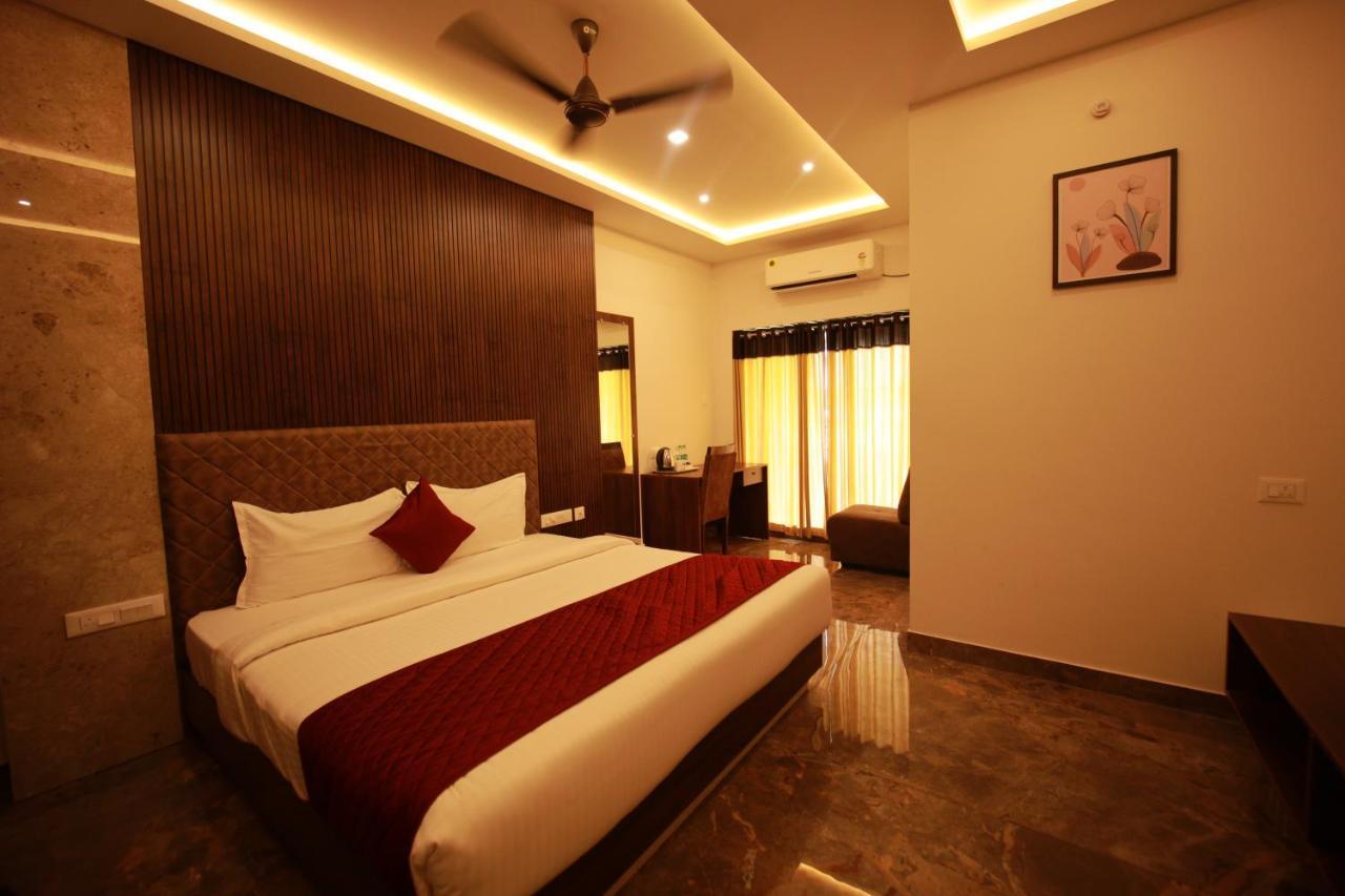 Bliss Regency Business Hotel ปาลักกัด ภายนอก รูปภาพ