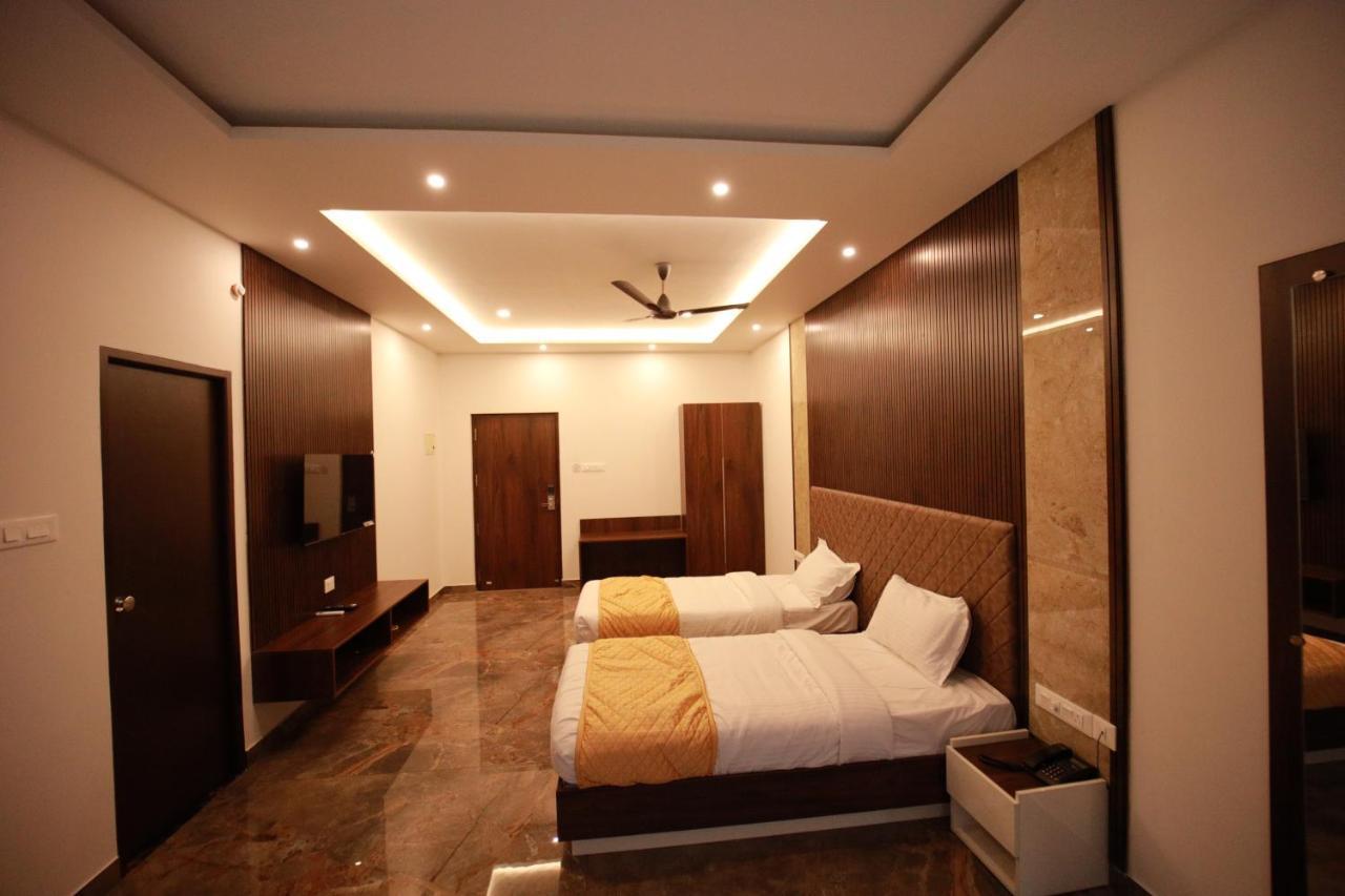 Bliss Regency Business Hotel ปาลักกัด ภายนอก รูปภาพ