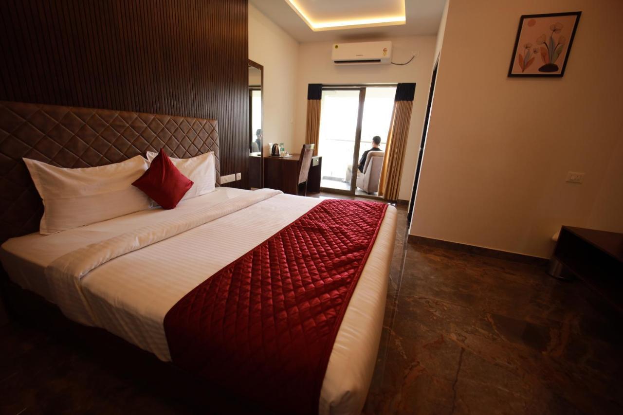 Bliss Regency Business Hotel ปาลักกัด ภายนอก รูปภาพ