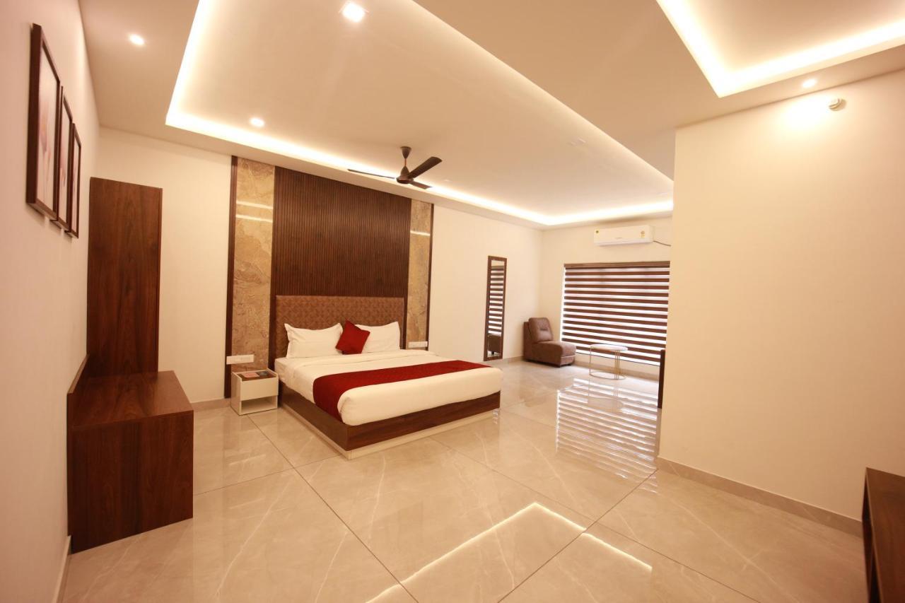 Bliss Regency Business Hotel ปาลักกัด ภายนอก รูปภาพ